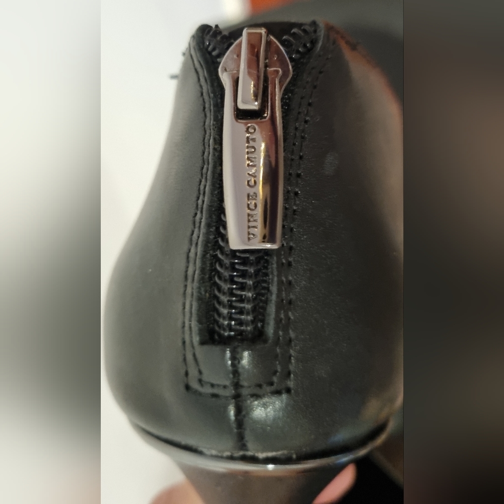 VINCE CAMUTO Vyammi Black Leather Women's Zip-Up Bootlets Size 7.5 B/38 3" Heel - Picture 13 of 13